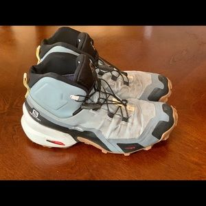 Salomon Gortex Waterproof Hiking Shoes Women’s 7.5